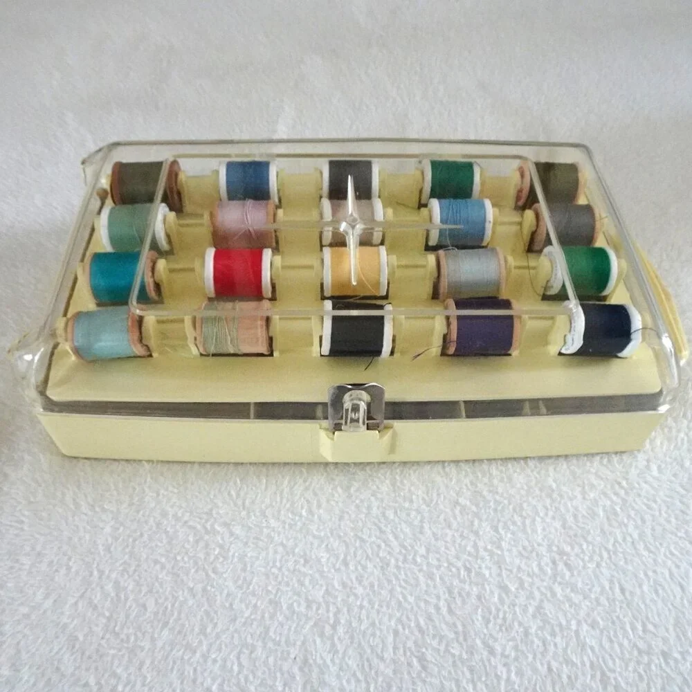 MCM Sewing Box Filled With VTG Thread & Notions William Thomas Plastic Latched
